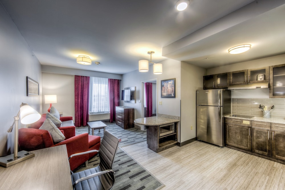Suite, 1 Bedroom, Accessible, Kitchen (Comm, Roll Shwr) photo 3