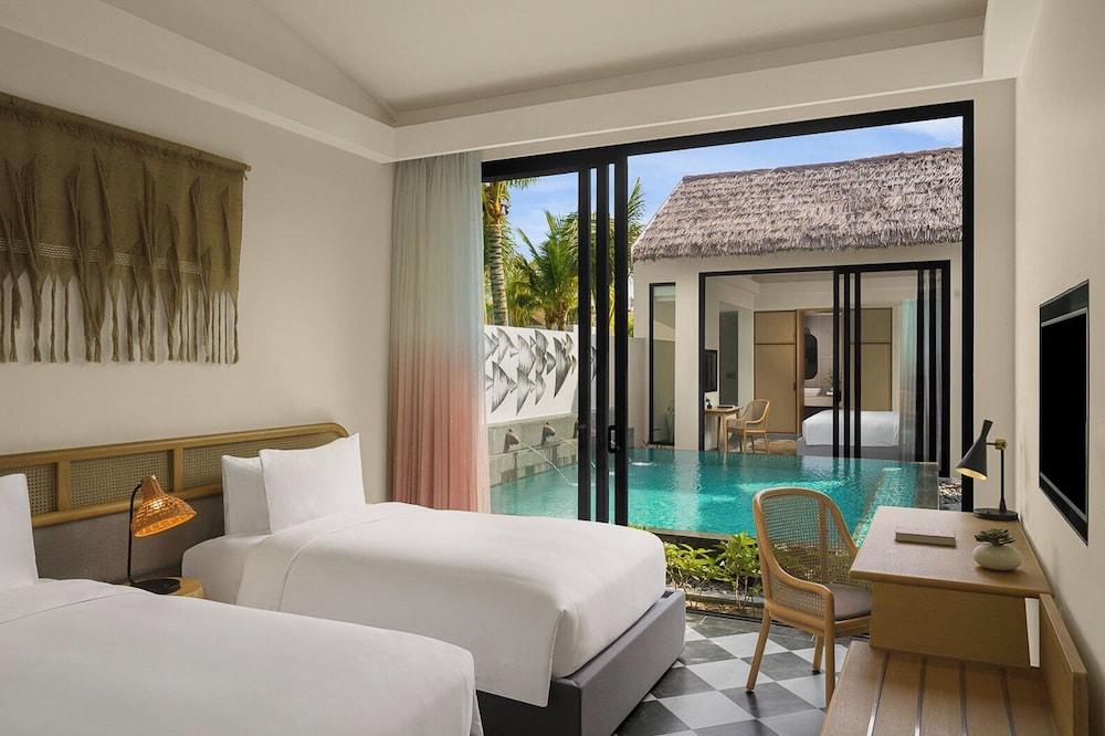 Villa - Photo 2