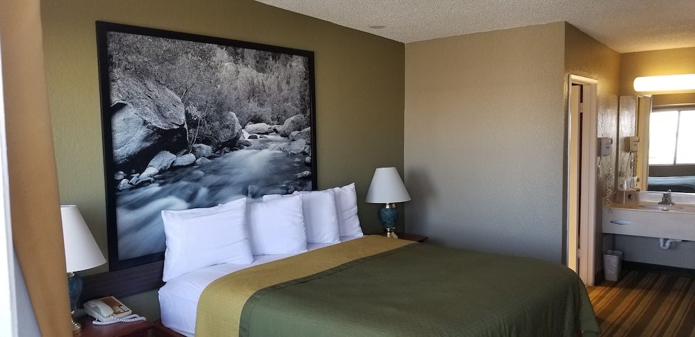 Business Room, 1 King Bed, Non Smoking