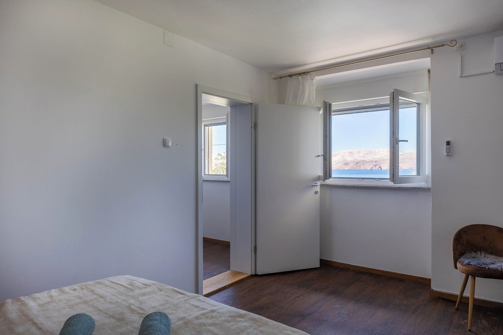 Standard Apartment, Multiple Bedrooms, Sea Facing (Seafront Apartment Sanja)