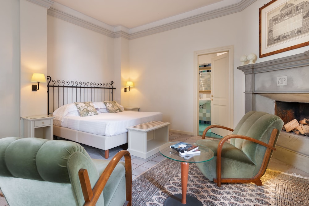 Superior Double Room Single Use photo 3