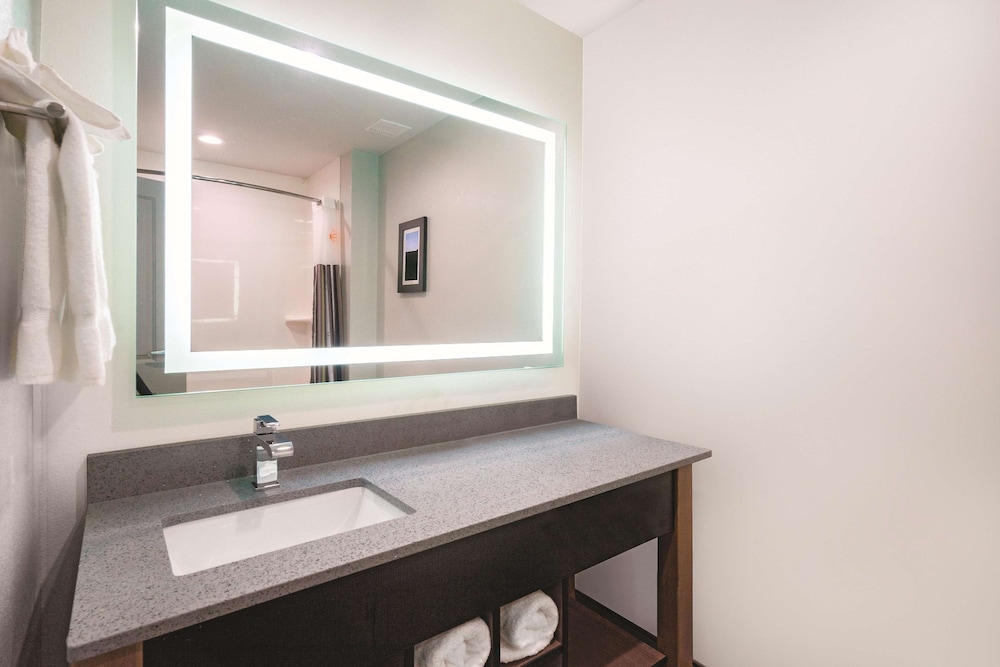 La Quinta Inn & Suites by Wyndham Cleveland near Lee Univ, Φωτογραφία 4