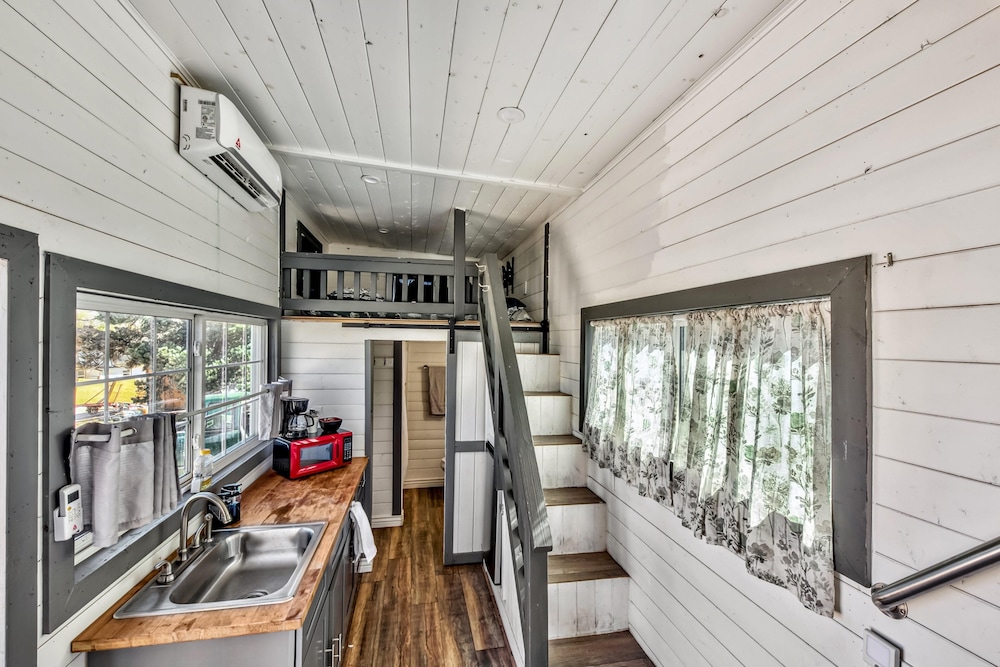 Classic Cabin, 1 Queen Bed with Sofa bed photo 1