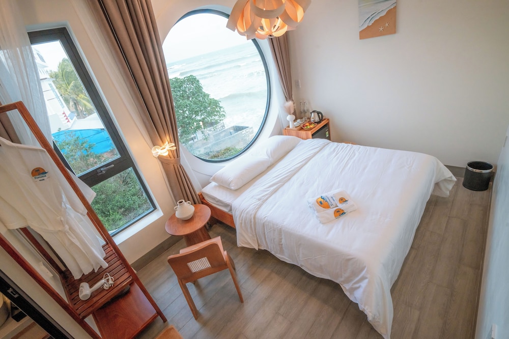 Deluxe Room, Beach View