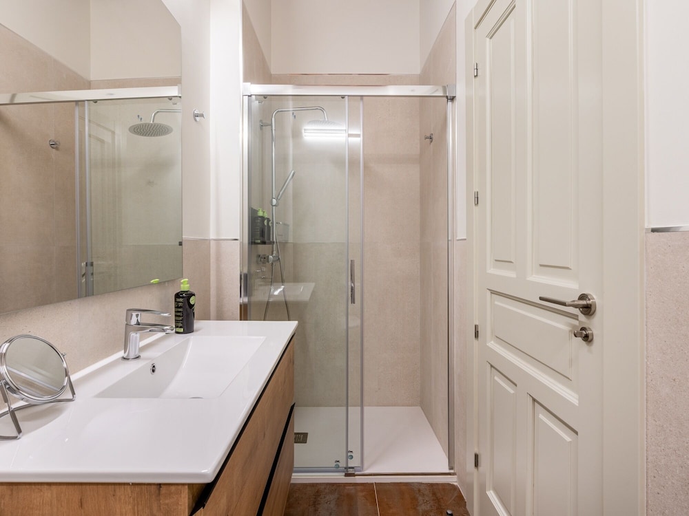One-Bedroom Apartment with Balcony - Photo 28