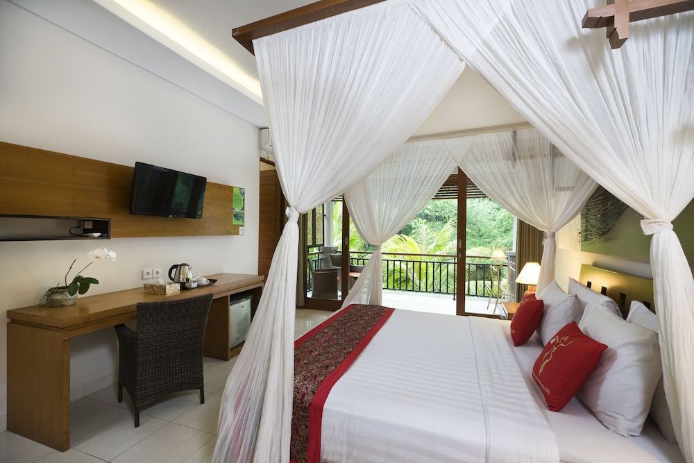 Deluxe Room, Poolside photo 3