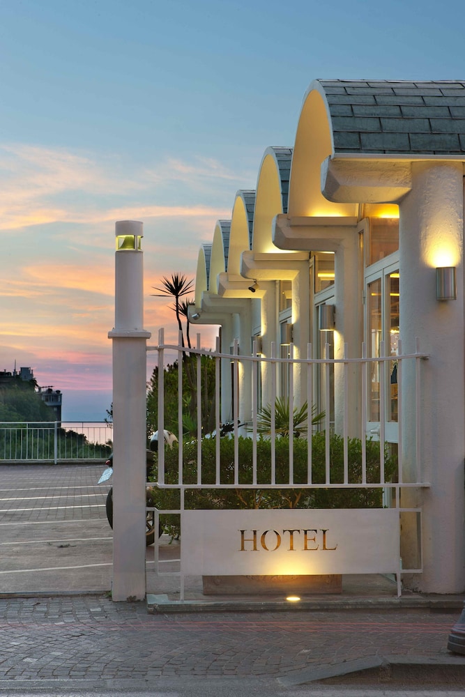 Comfort Double or Twin Room, Balcony, Sea View - Photo 4