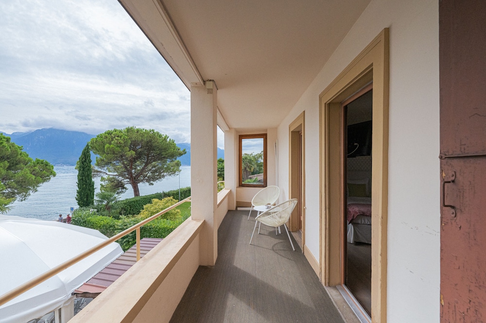 Junior Suite Signature, Balcony & Lake View photo 3