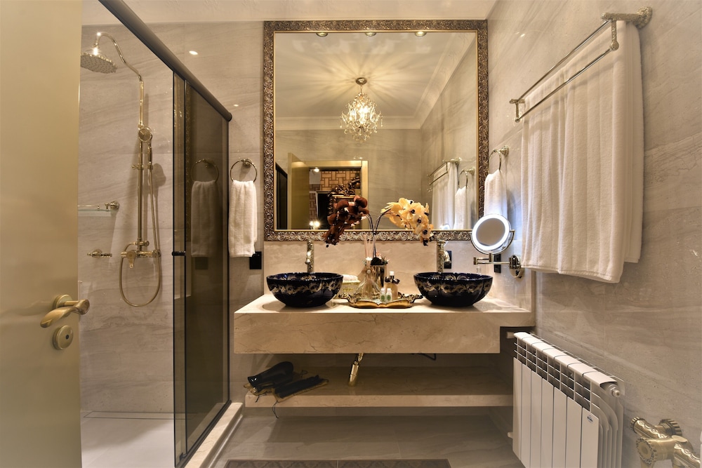 Suite, Jetted Tub (Master Imperial)