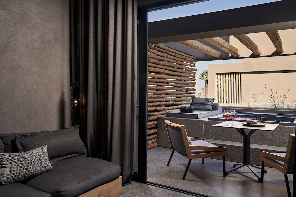 Loft Suite with Outdoor Jacuzzi