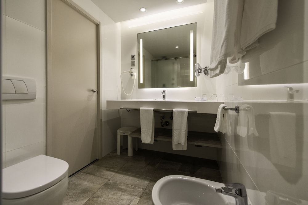 Standard Double Room, Balcony (3 adults)