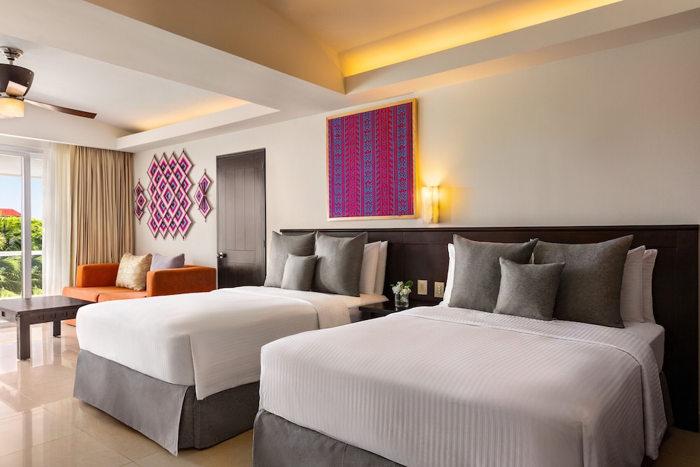 Junior Suite, 2 Double Beds (Tropical View) photo 3