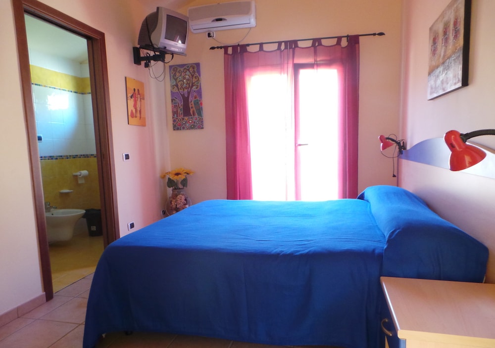 Double Or Twin Room, City View photo 2