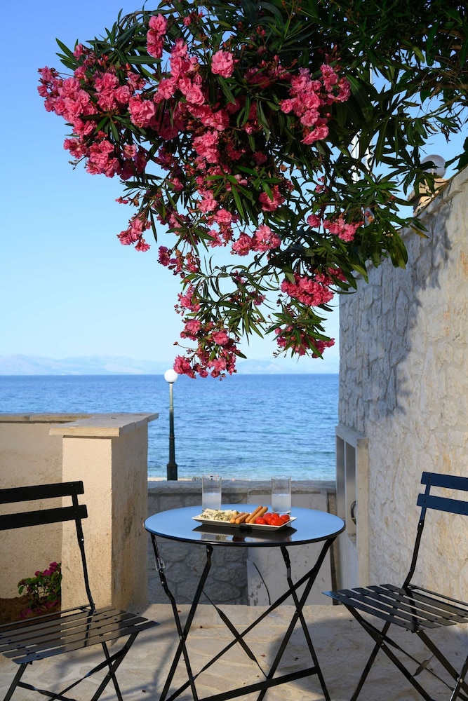 Beachfront Achillion Bay Villa in Corfu, Zdjęcie 5