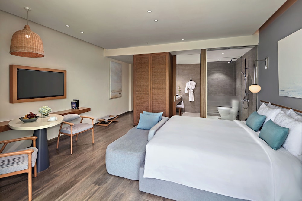 Standard Room, 1 King Bed - Photo 2