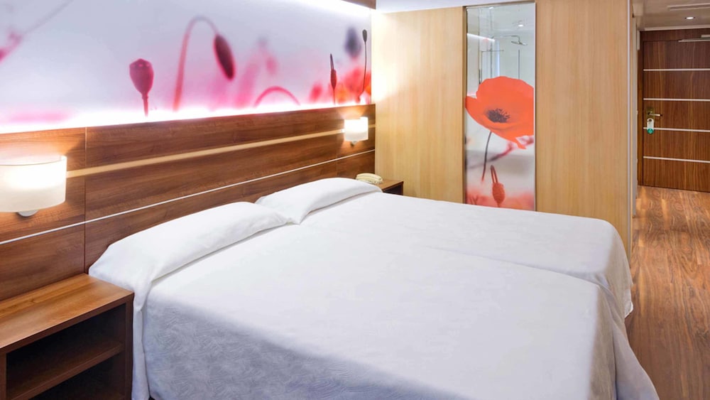 Family Triple Room, Pool View