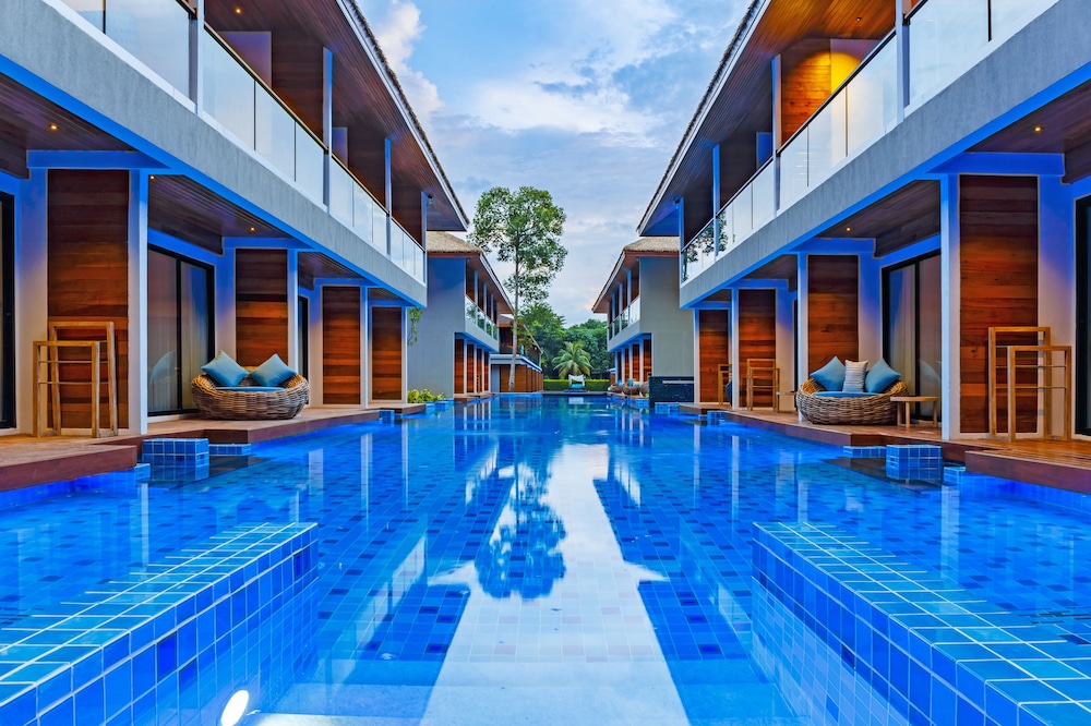 Superior Pool Access Double Room photo 2