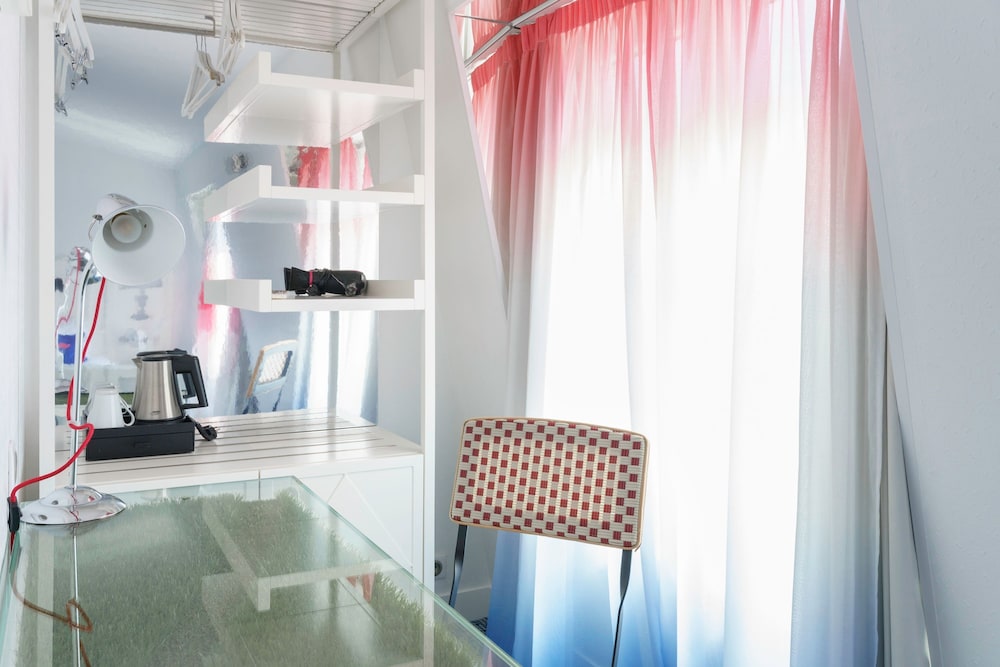 Family Room, 2 Bedrooms, includes soft minibar, courtesy tray, digital press photo 3