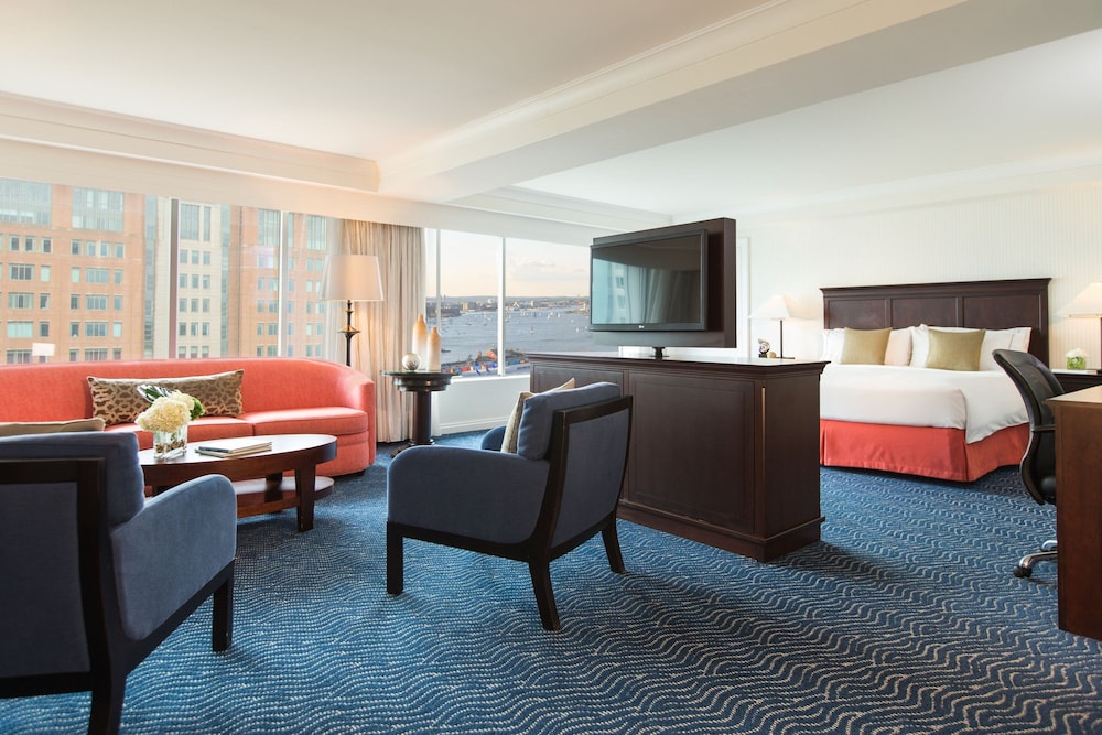 Executive Suite, 1 King Bed with Sofa bed