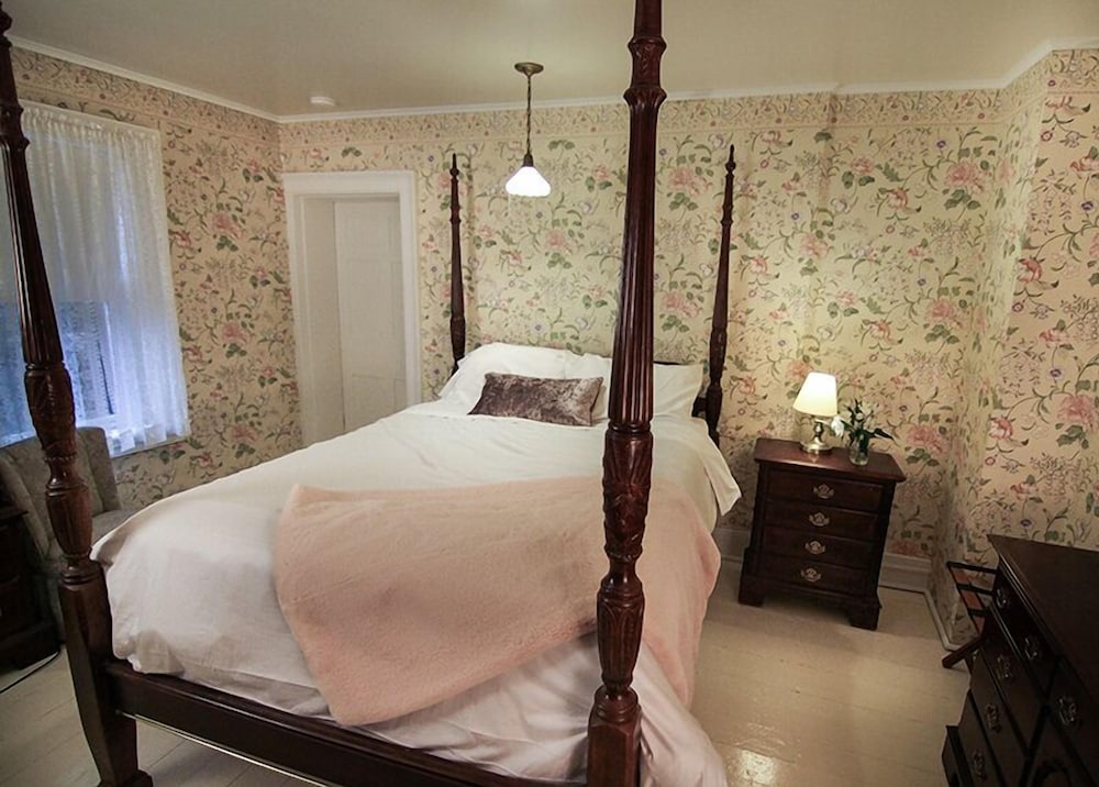 The 1880 Room photo 1