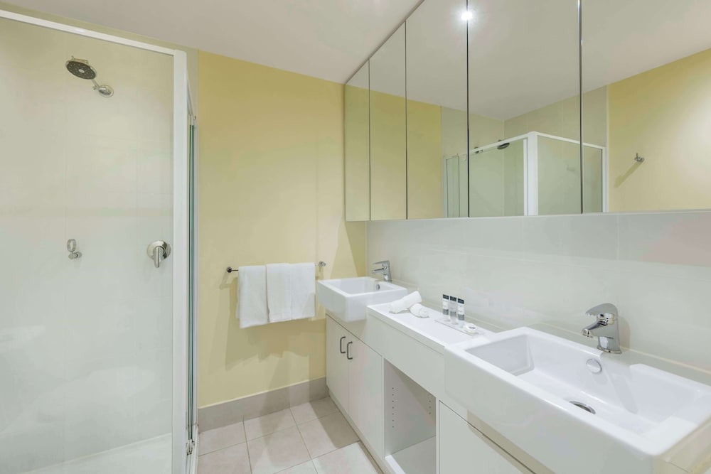 Executive Two Bedroom Apartment (No Housekeeping)