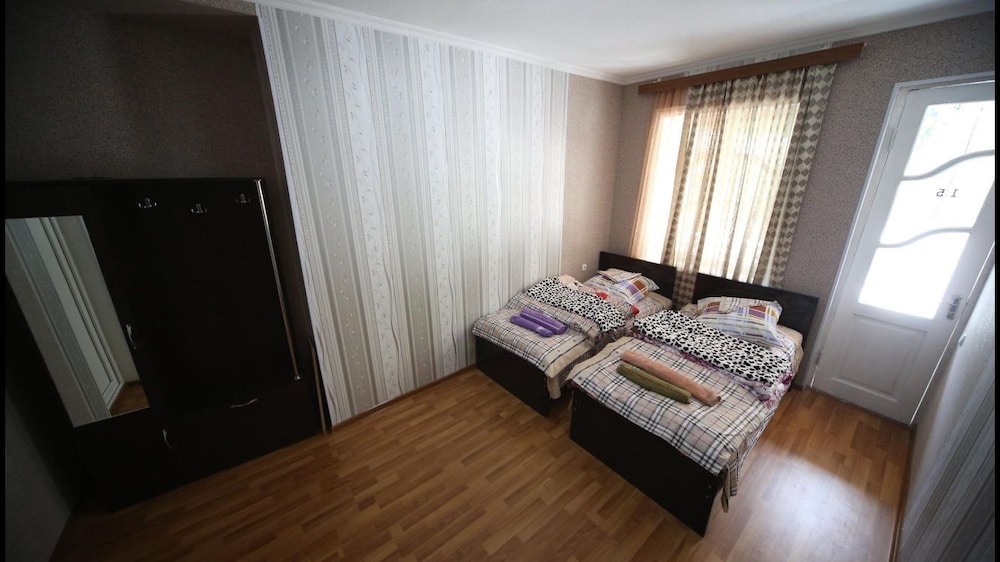 Basic Twin Room photo 2