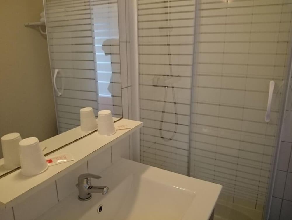 Basic Single Room photo 2