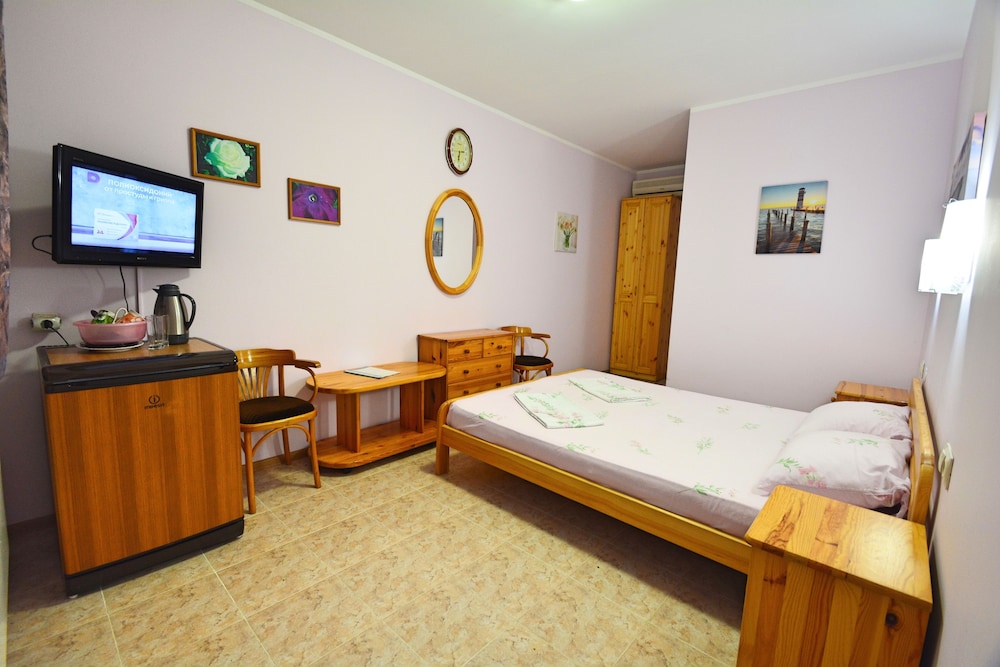 Economy Double Room photo 3