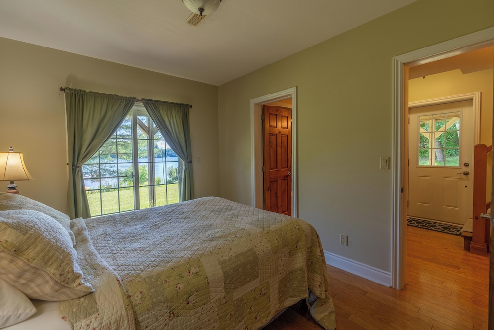 Luxury Cottage, 3 Bedrooms (Muskokan) photo 1