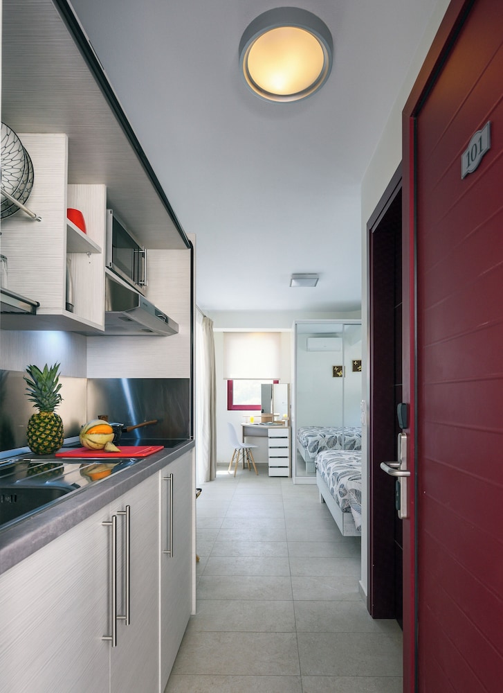 Deluxe Double Room, Balcony, Partial Sea View