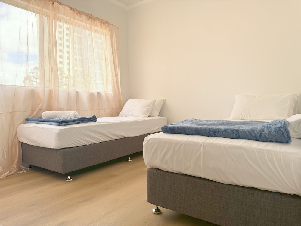 Single Beds/King Size with Balcony photo 1