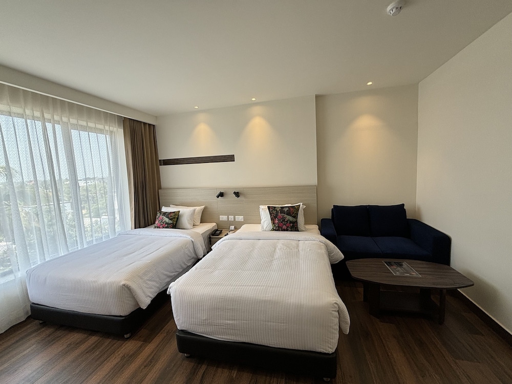 Deluxe Twin Room - Photo 3