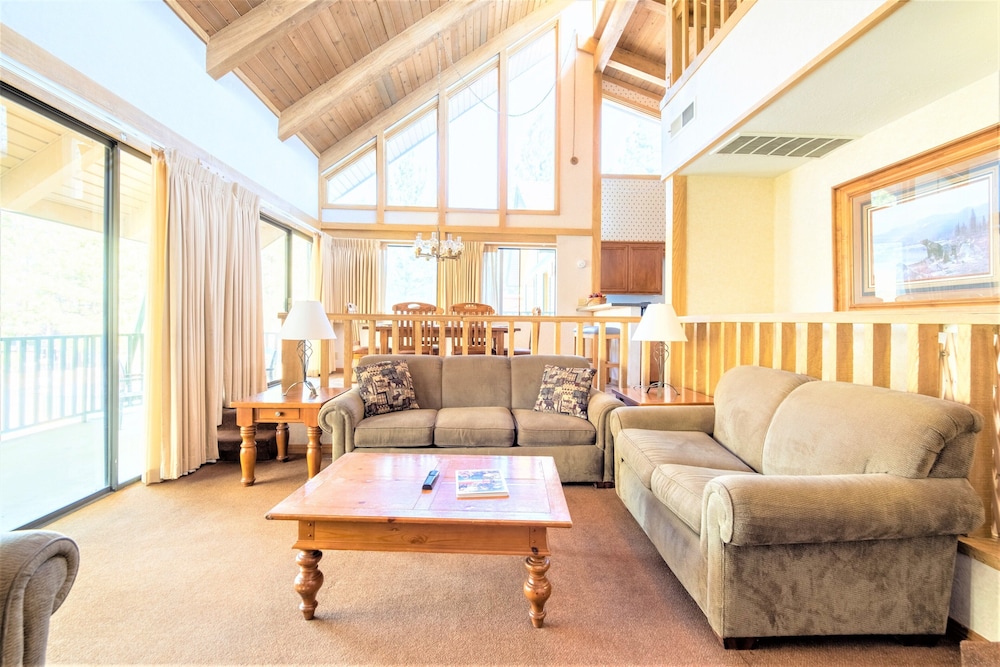 Condo, 2 Bedrooms (Lake Shore, Non-AC) photo 1