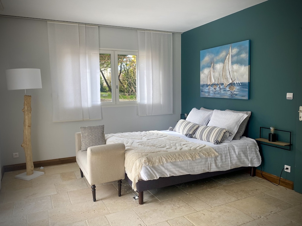Deluxe Double Room, Private Bathroom, Pool View