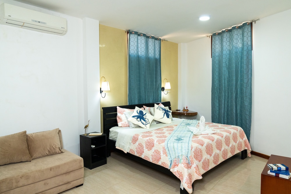 Exclusive Condo, 3 Bedrooms photo 1