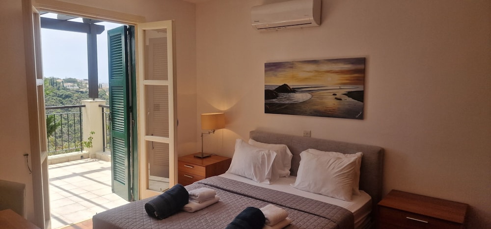 House, 2 Bedrooms, Terrace photo 1