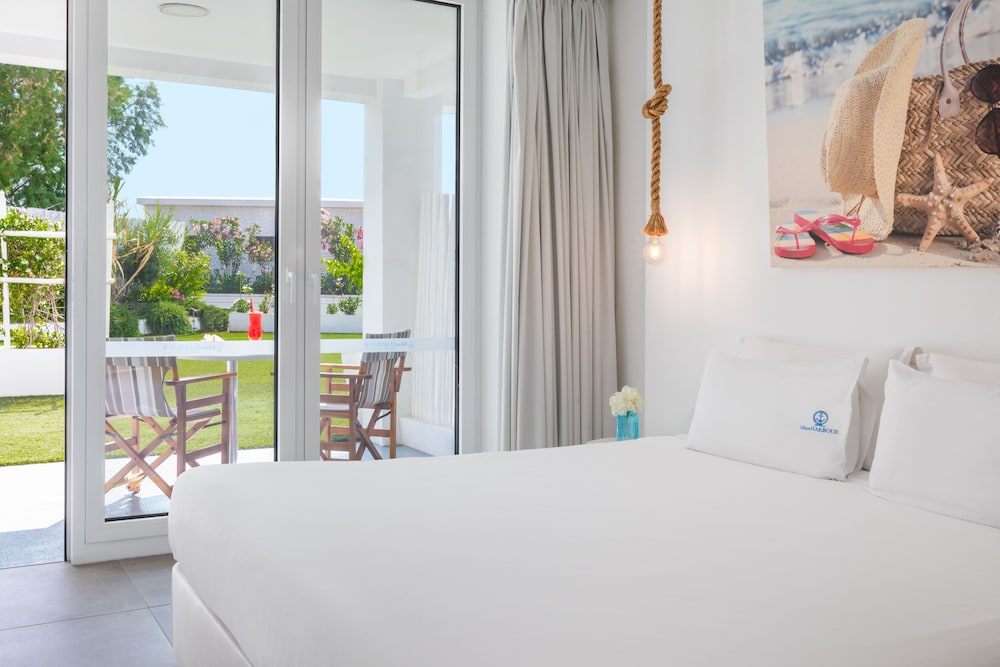 Double Room, Pool View photo 3