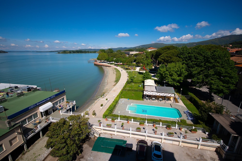Deluxe Double or Twin Room, Lake View - Photo 5