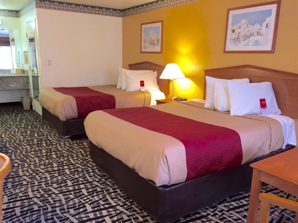 1 Queen Bed - Non Smoking - Photo 3