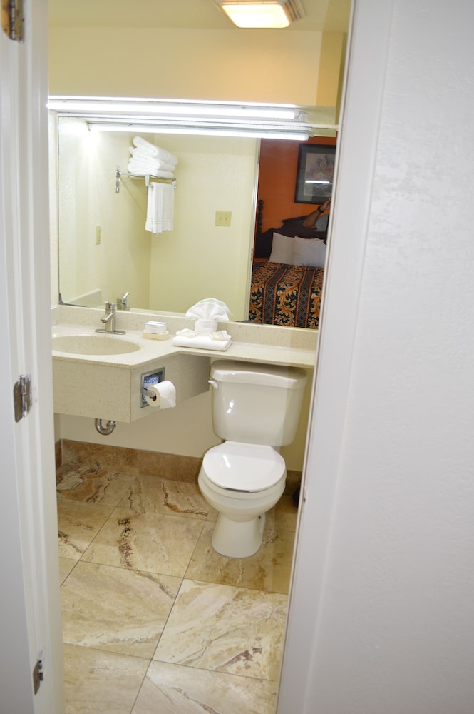 Deluxe Room, 2 Double Beds, Non Smoking, Refrigerator & Microwave photo 3