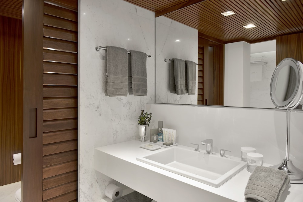 Suite L'Hotel thumbnail 5