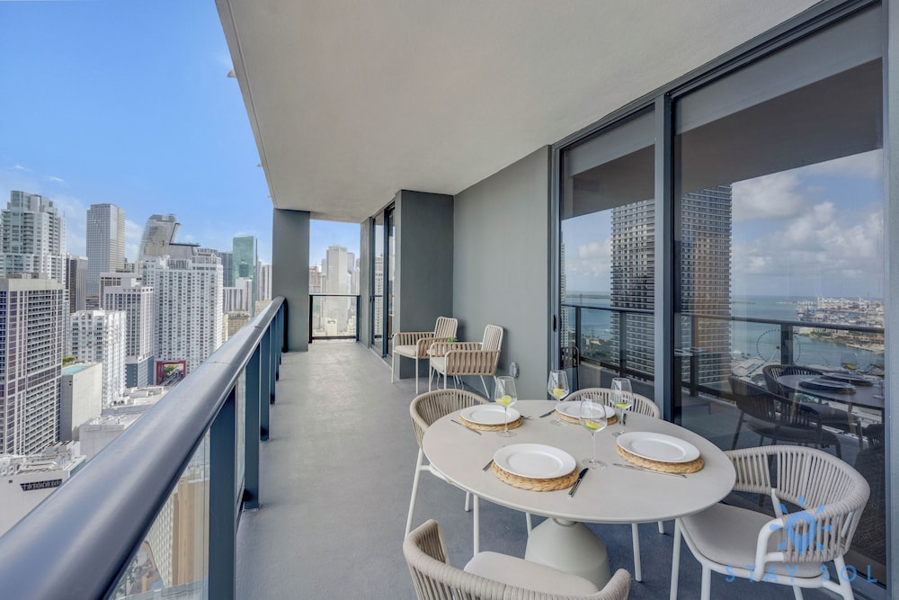Comfort Apartment, 3 Bedrooms, Balcony, Bay View photo 2