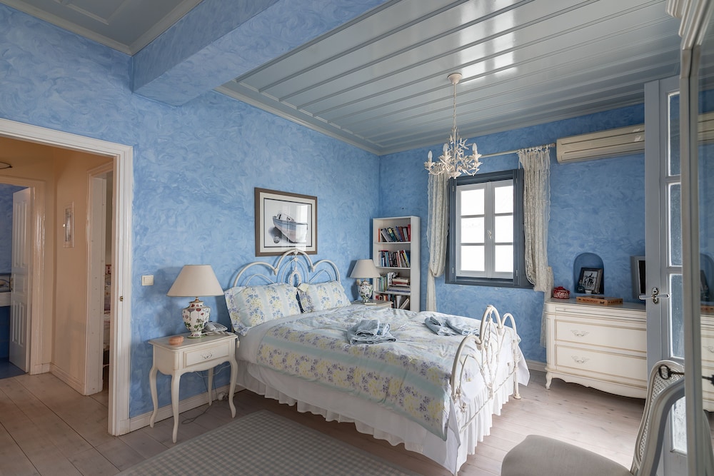 Villa, 6 Bedrooms, Sea View photo 1