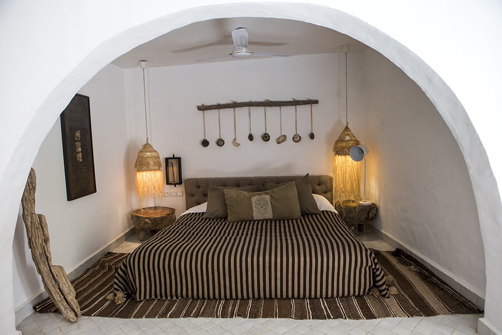 Luxury Suite, 1 Queen Bed, Non Smoking, Garden View photo 1