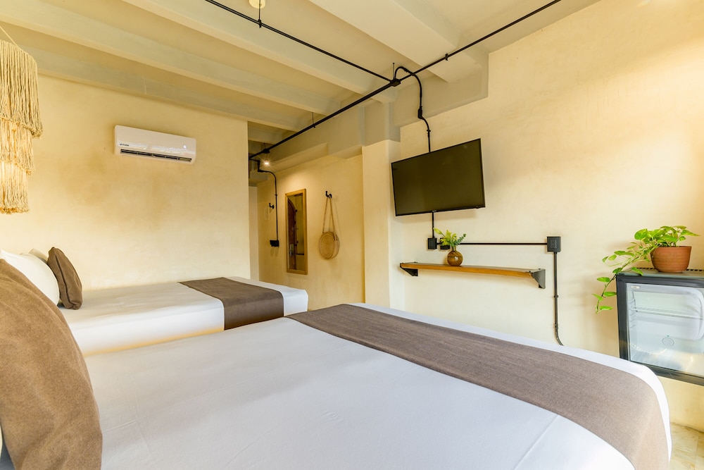 Superior Poolside Double Room - Photo 4