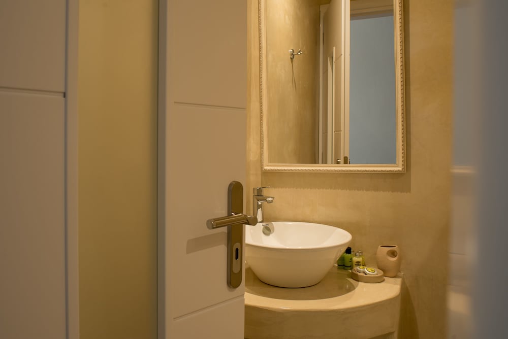 Standard Room, Pool View - Photo 6