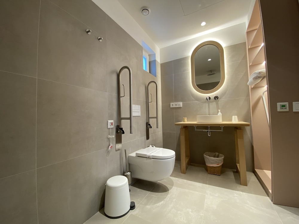 Economy Double Room - Photo 6