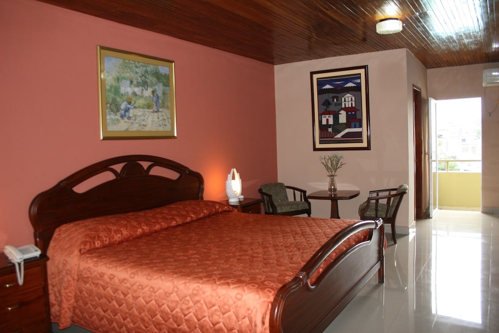 Executive Suite photo 2