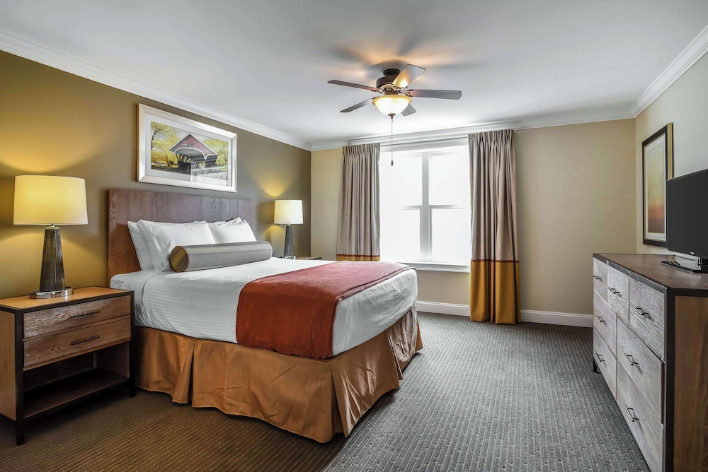 Suite, Multiple Beds, Non Smoking (Upgrade) photo 1
