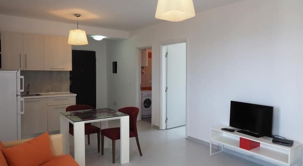 Apartment, 2 Bedrooms, Balcony, Sea View photo 1